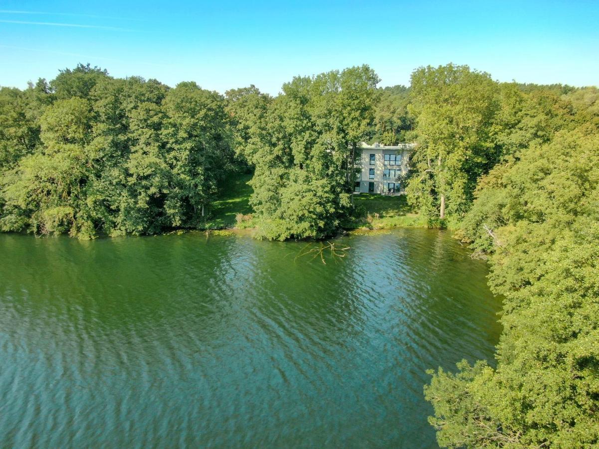 Ferienwohnungen Am Wasser - Krakow Am See Esterno foto